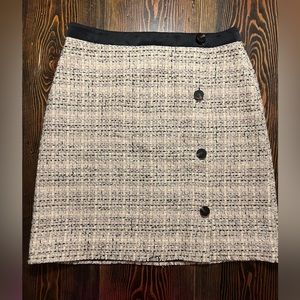 Ann Taylor skirt. Great condition. Size 10